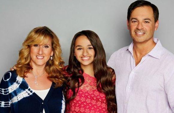 Jeanette Jennings with her husband and daughter Jazz Jennings.